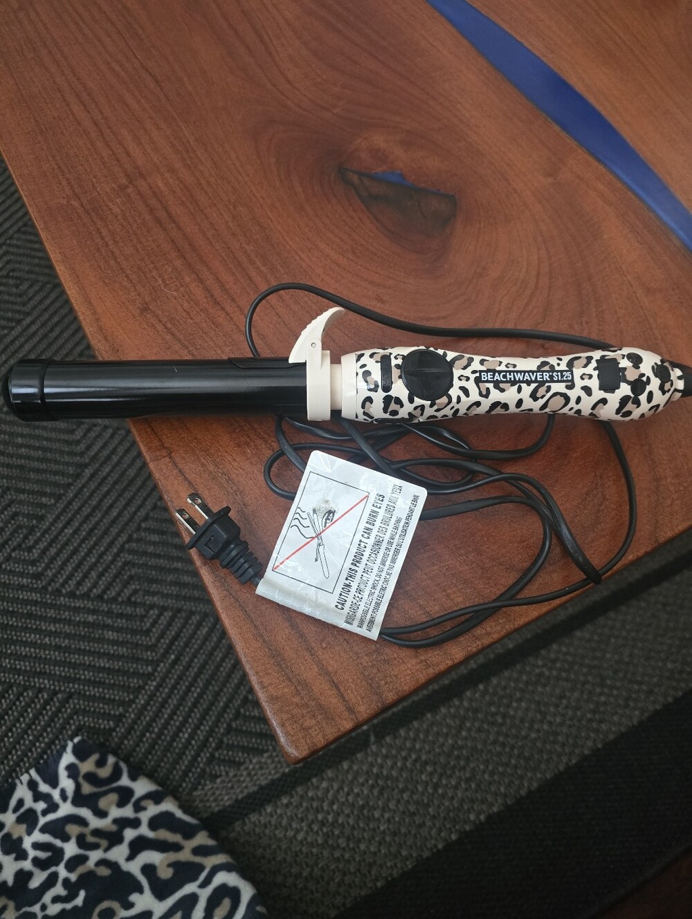 Beachwaver Leopard Rotating Curling Wand - White/Black S1.25